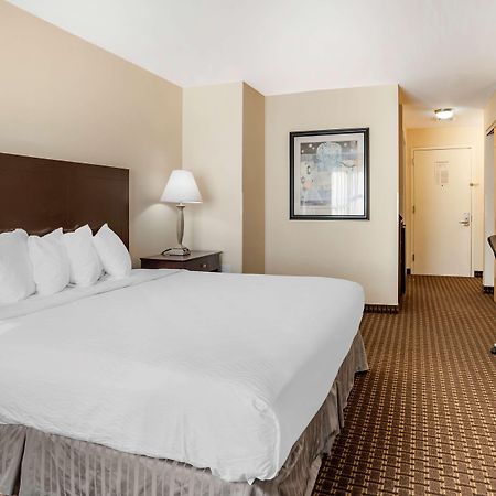 Best Western Plus Philadelphia Airport South - At Widener University Chester Buitenkant foto