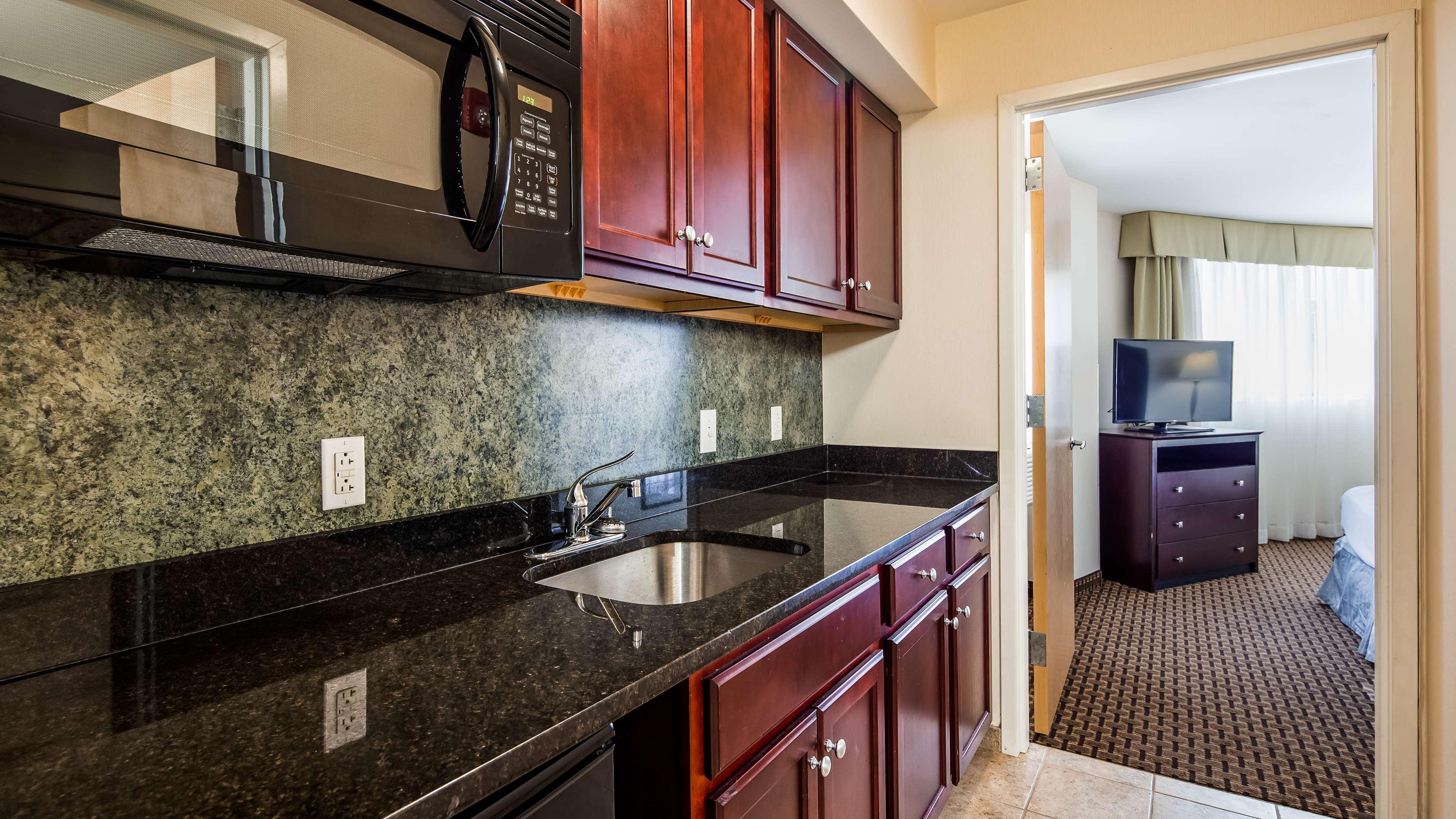 Best Western Plus Philadelphia Airport South - At Widener University Chester Buitenkant foto
